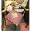 Image 1 : ANTIQUE GILT CORNER CHAIR