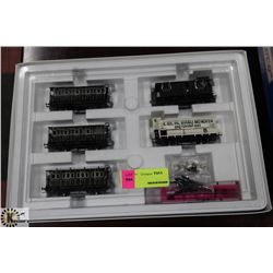 COLLECTIBLE HO SCALE TRAIN CAR SET