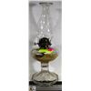 Image 1 : VINTAGE TABLE OIL LAMP.