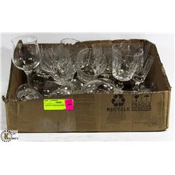 LOT OF 19 VINTAGE WINE GLASSES