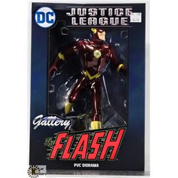 DC JUSTICE LEAGUE THE FLASH PVC DIORAMA FIGURE.