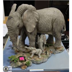 LARGE TUSKERS ELEPHANT ORNAMENT