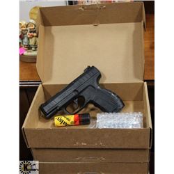 DAISY BARETTA BB PISTOL