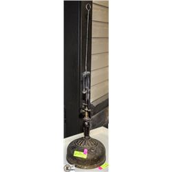 VINTAGE COLEMAN INSTANT LITE LAMP.