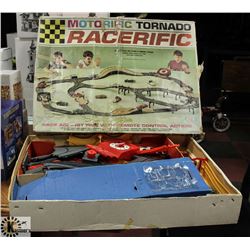 IDEAL MOTORIFIC RACE SET WITH 2 CARS,
