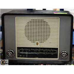 1950S PHILLIPS SHORT WAVE RADIO.