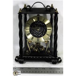 VINTAGE PERPETUAL STYLE WIND UP CLOCK.