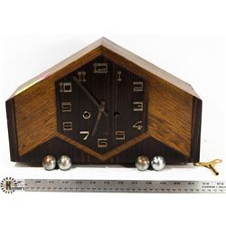 VINTAGE ART DECO MANTLE CHIME CLOCK