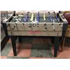 Image 1 : CHILDREN'S FOOSBALL TABLE AND ACCESSORIES.
