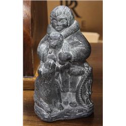 ESKIMO WITH DOGS SOAPSTONE CARVING FIGURE.