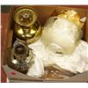 Image 1 : BOX WITH 2 ASSORTED OIL LAMPS