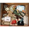 Image 1 : FLAT OF ASSORTED VINTAGE ITEMS