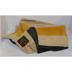 HUDSONS BAY 4 POINT BLANKET WITH ORIGINAL LABEL
