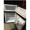 Image 2 : MICRO FRIDGE COMPACT BAR FRIDGE/FREEZER (BLACK)