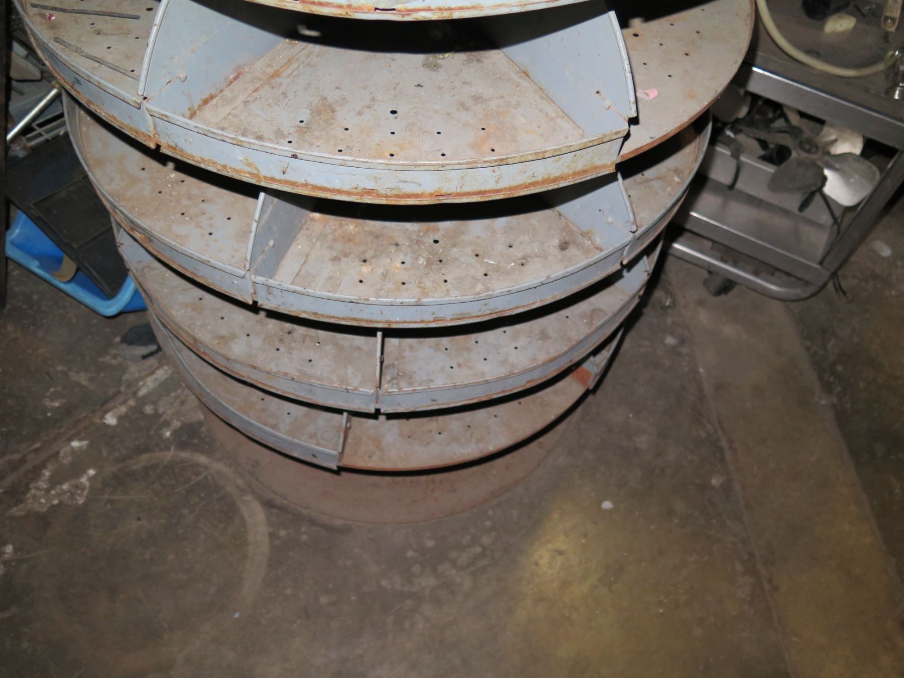 Round Multi-Tiered Rotating Storage Rack