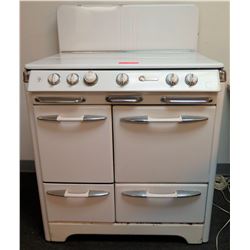 O'Keefe & Merritt Range 4-Burner Gas Stove, Oven & Warming Cabinets