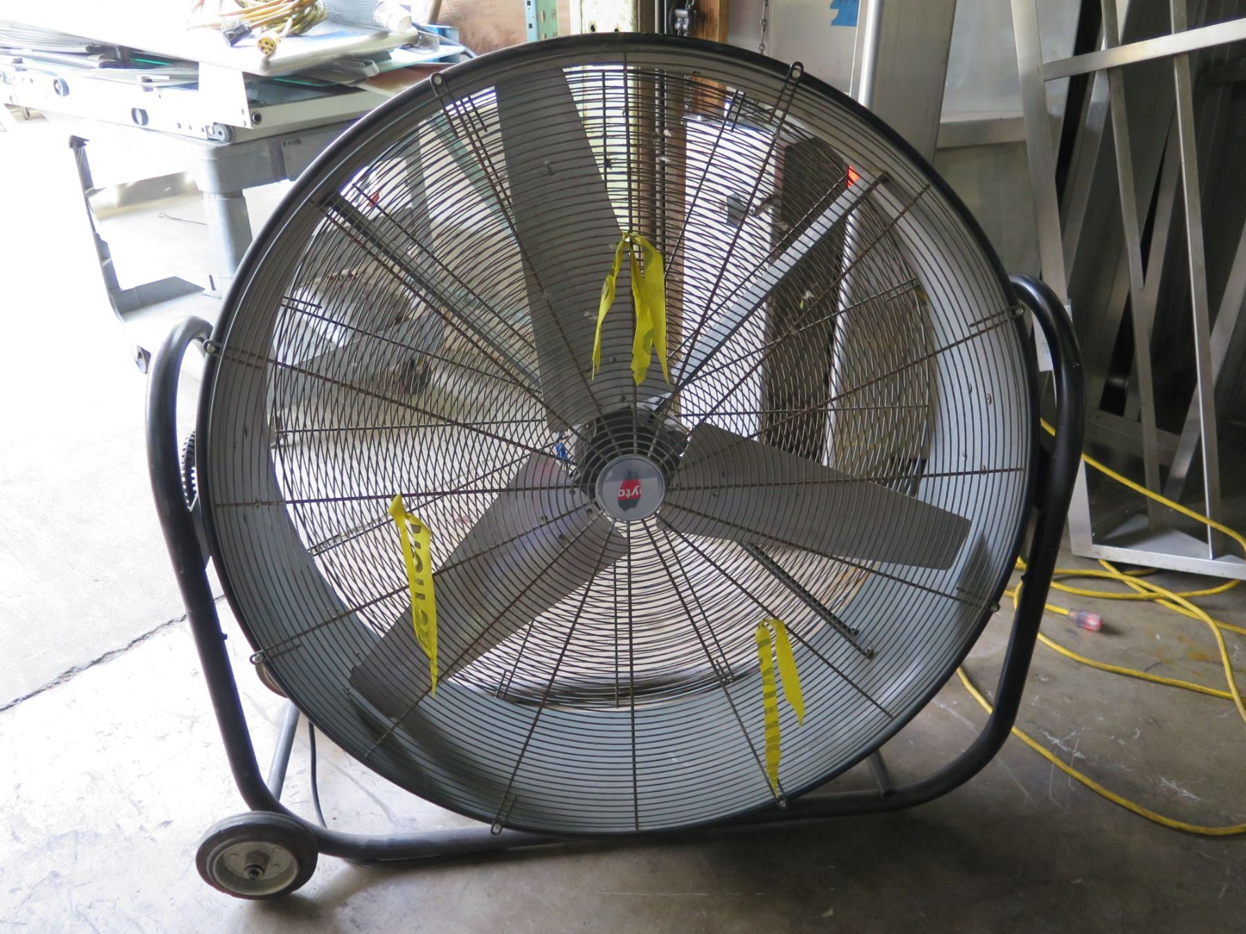 Large Commercial Round Rolling Fan - Oahu Auctions