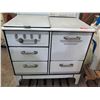 Image 4 : Marlboro Universal Vintage Covered 4-Burner Natural Gas Stove & Oven