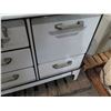 Image 9 : Marlboro Universal Vintage Covered 4-Burner Natural Gas Stove & Oven
