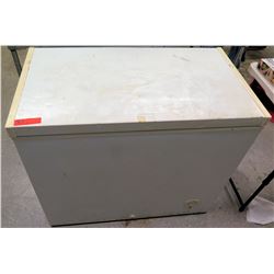 Frigidaire Top Loading Freezer Unit 37