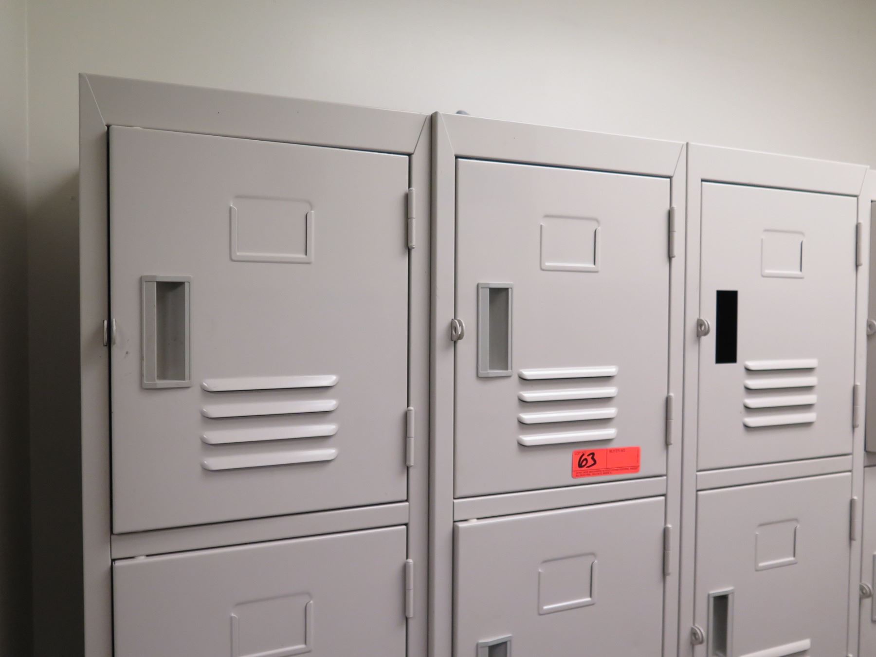 Metal Locker Unit w/ 15 Individual Locking Compartments (3 vertical ...