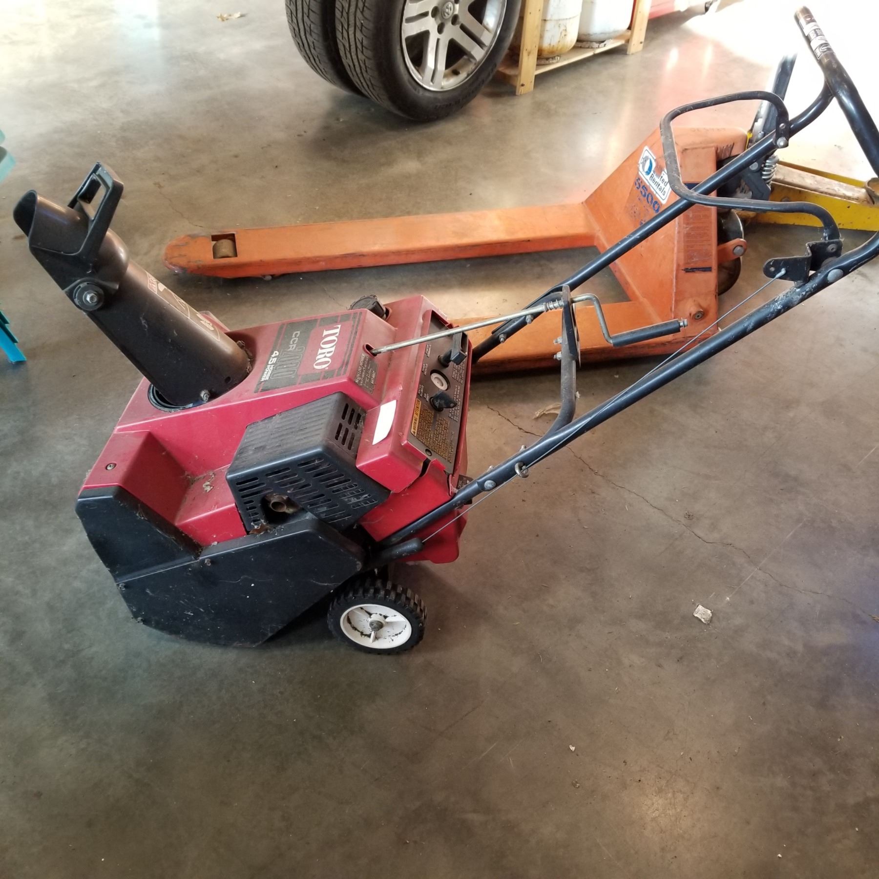 TORO CCR 2000 4.5 HORSEPOWER SNOWBLOWER