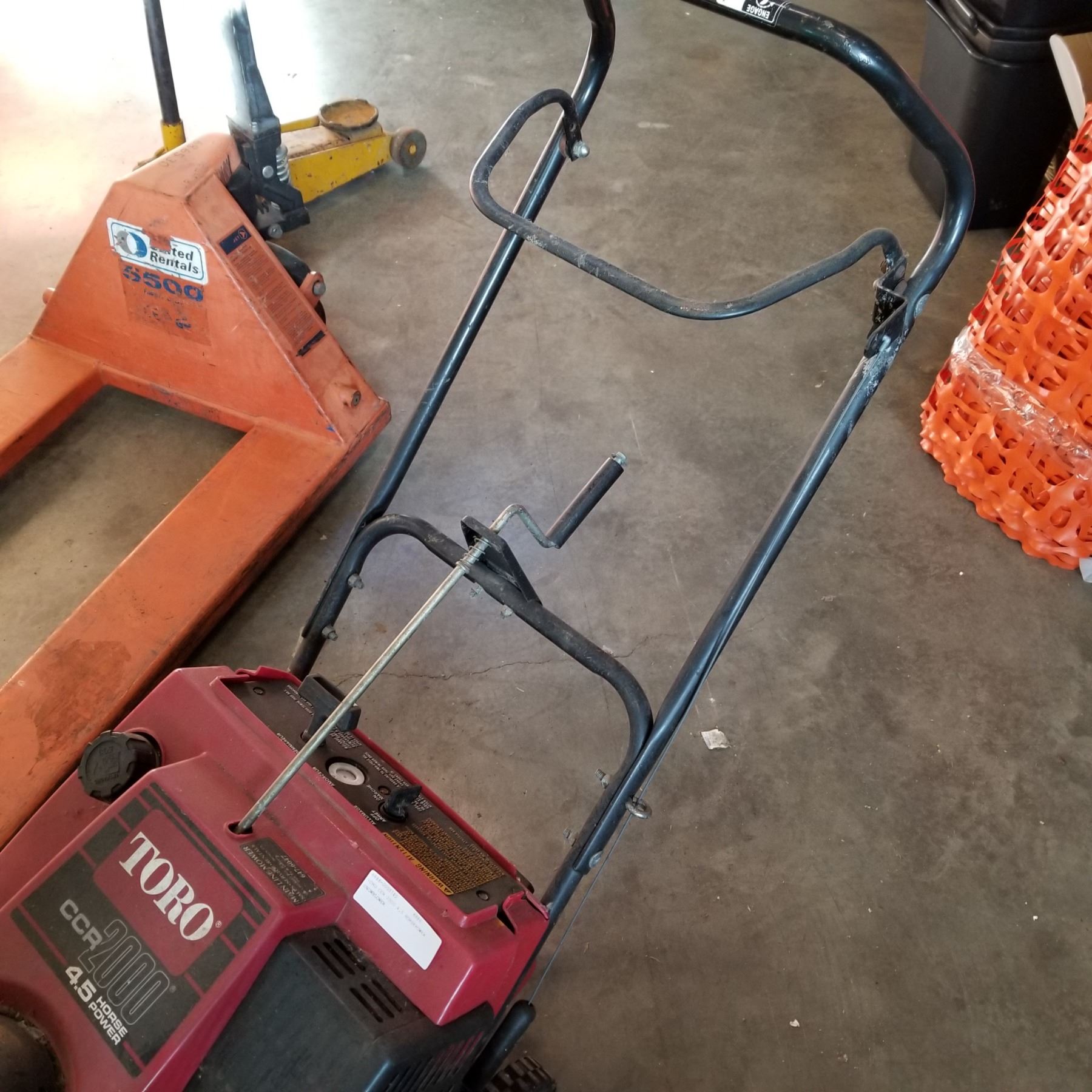 TORO CCR 2000 4.5 HORSEPOWER SNOWBLOWER