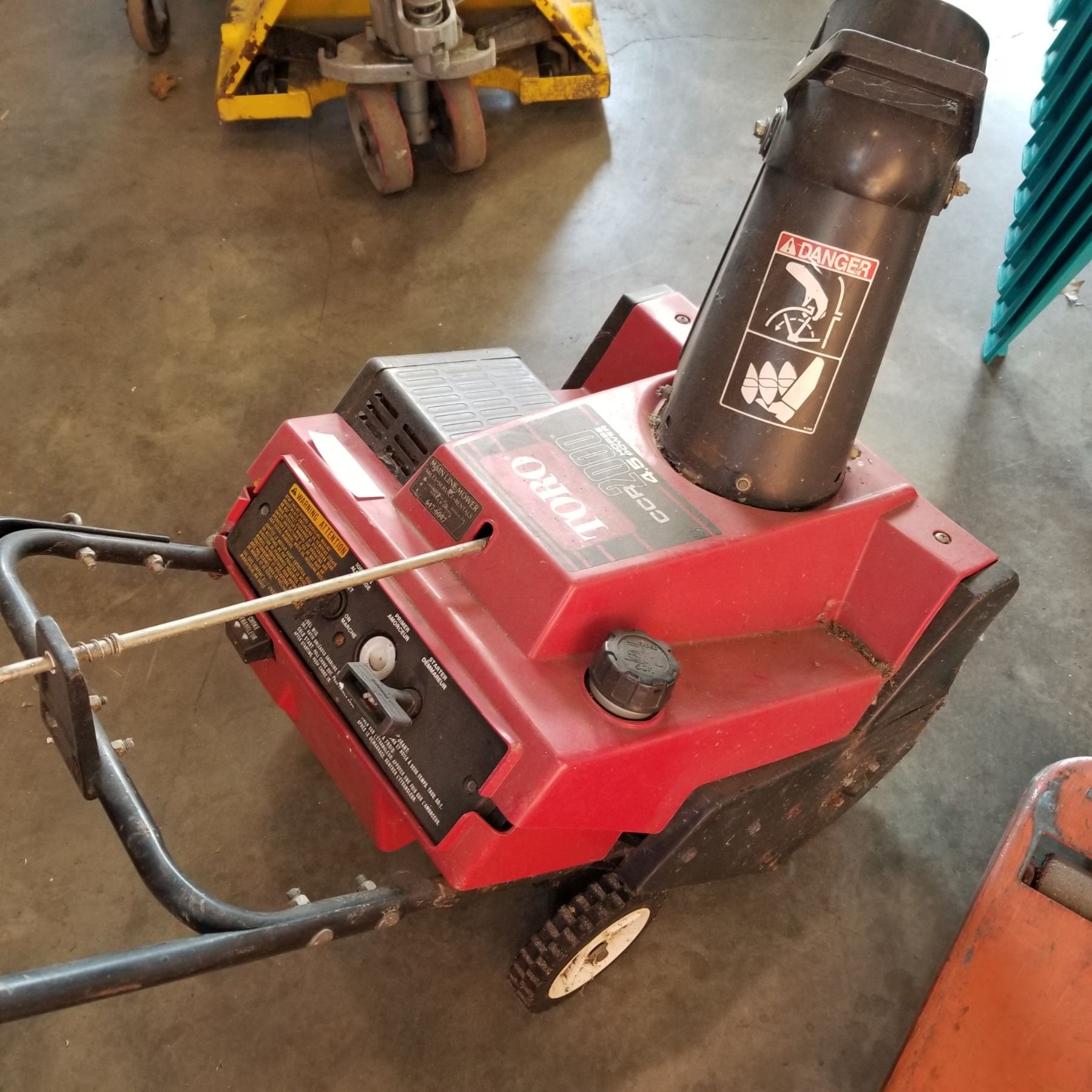 TORO CCR 2000 4.5 HORSEPOWER SNOWBLOWER - Big Valley Auction