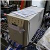 Image 1 : APC UPS 1400V 950W 6 OUTLET BATTERY BACKUP SURGE PROTECTOR