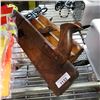 Image 1 : 2 VINTAGE WOOD PLANES
