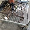 Image 1 : VINTAGE LUGGAGE RACK