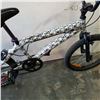 Image 2 : BLACK AND WHITE NO NAME BMX BIKE