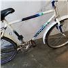 Image 2 : WHITE AND BLUE NORCO BIKE