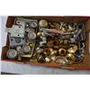 Image 2 : TRAY OF ASSORTED VINTAGE AND ANTIQUE HARDWARE
