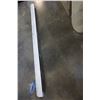 Image 3 : RETRACTABLE SCREEN DOOR NO BOX