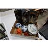Image 4 : 2 TRAYS OF EASTERN COLLECTABLES, GINIGER JARS, MINI ROOM DIVIDERS