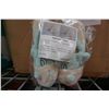 Image 3 : TWIN DUVET AND FULL SHEET SET W/ BOX OF NEW KIDS SLIPPERS