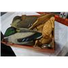 Image 2 : 2 DUCK DECOYS, 2 CARVED WOOD DUCKS SIGNED, CARVED FISH, AND METAL DUCK