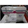 Image 2 : WHITE CLASSIC SEWING MACHINE