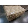 Image 1 : VINTAGE FABRIC STORAGE BENCH