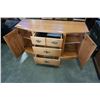 Image 2 : ROXTON MAPLE SERVER