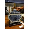 Image 2 : BLUE AND WHITE CHINESE TABLE LAMP W/ BLUE SHADE