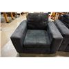 Image 2 : STYLUS FURNITURE SOFA, 2 ARM CHAIRS, AND OTTOMAN