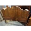 Image 2 : ANTIQUE HEAD BOARD