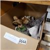 Image 1 : LOT OF CRYSTAL, LORD OF THE RINGS COLLECTIBLES, AND CONCH SHELL