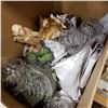 Image 2 : LOT OF CRYSTAL, LORD OF THE RINGS COLLECTIBLES, AND CONCH SHELL