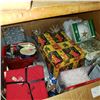 Image 2 : BOX OF XMAS ORNAMENTS SNOW FLAKES