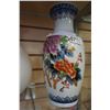 Image 3 : 2 EASTERN VASES