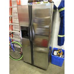 Frigidaire Side by Side Frost Proof Refrigerator