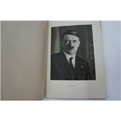 RARE ORIGINAL 1934 NAZI CIGARETTE CARD ALBUM DOCUMENTING THE FIRST YEAR OF ADOLF HITLER GERMANY